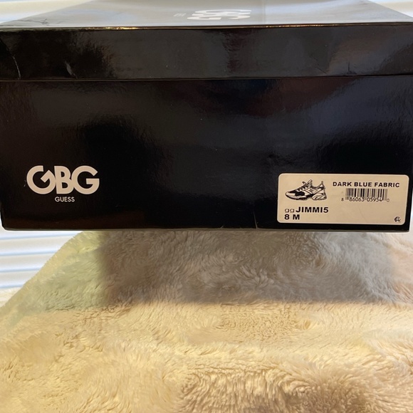 Beautiful Designer GBG Los Angeles Athletic Shoe -Women - Picture 8 of 9